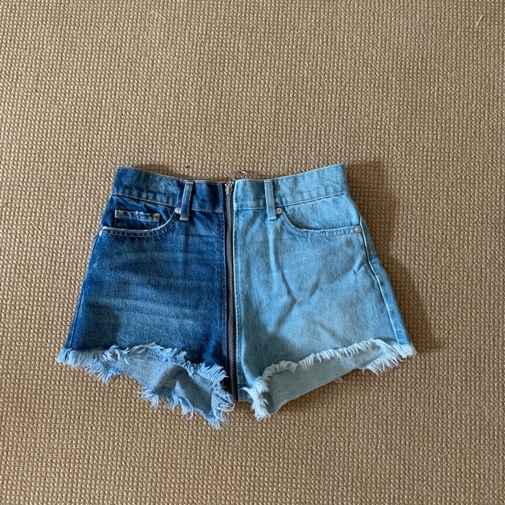 Revice zip up shorts